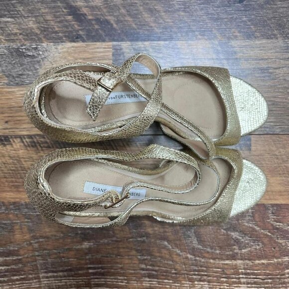 Diane Von Furstenberg Women’s Gold Leather Strappy Embossed Pumps Size 7.5 - Picture 4 of 8